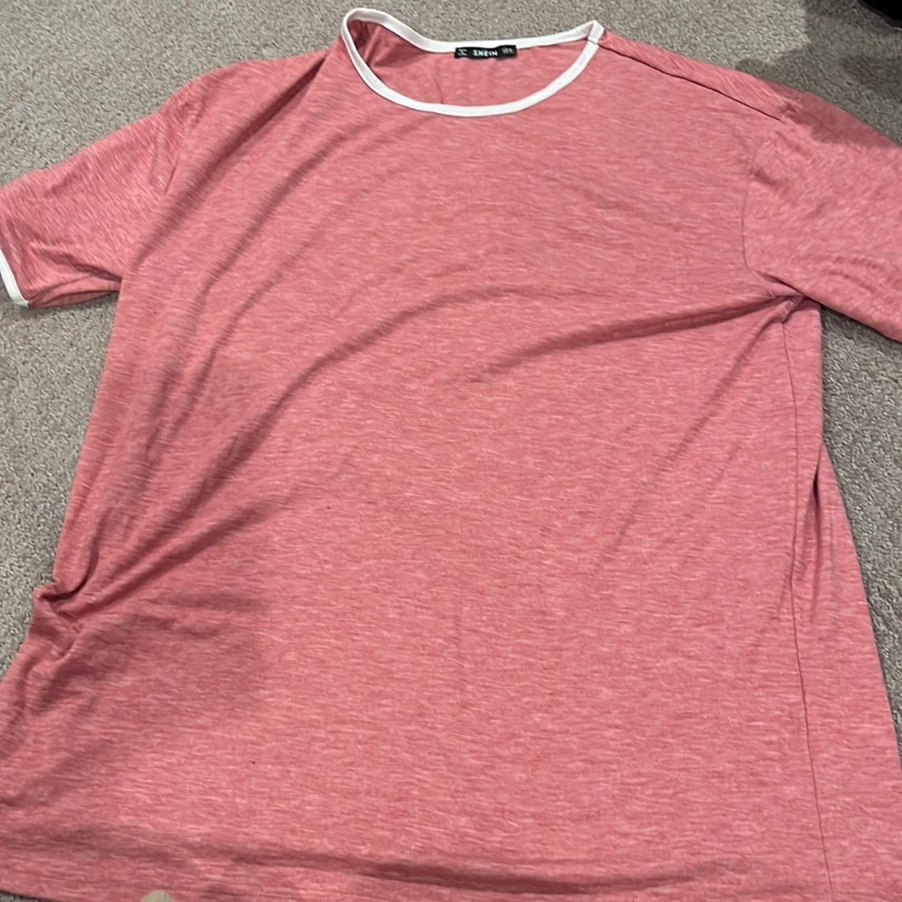 SHEIN T-Shirt